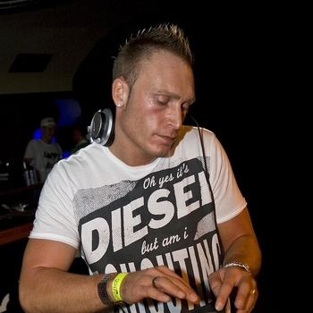 DJ Dean