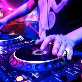 8 Bits (Tech Mix)