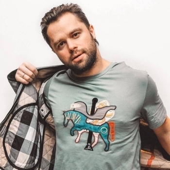 Конь