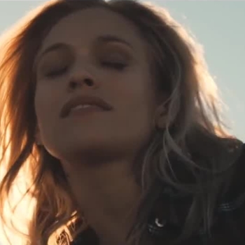 Supergirl (Radio Edit)