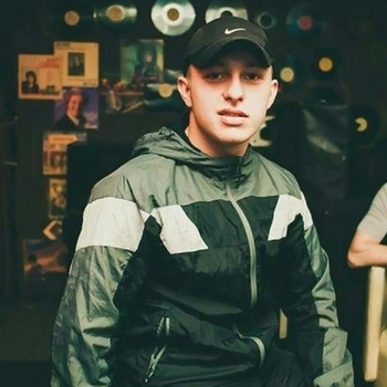 Под твоим окном
