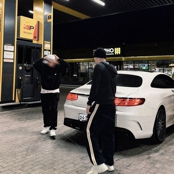 За своих братьев